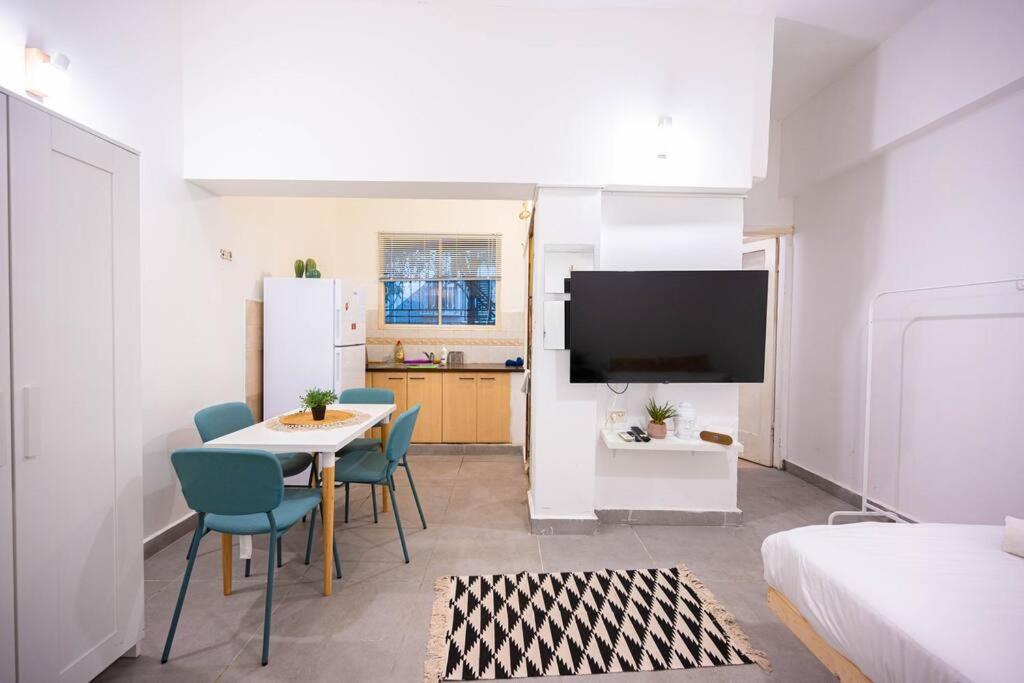 Studio Apartment In Ben Yehuda Cozy And Convinent Tel Aviv Exterior foto