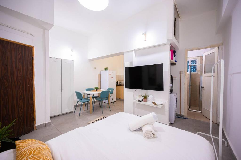 Studio Apartment In Ben Yehuda Cozy And Convinent Tel Aviv Exterior foto