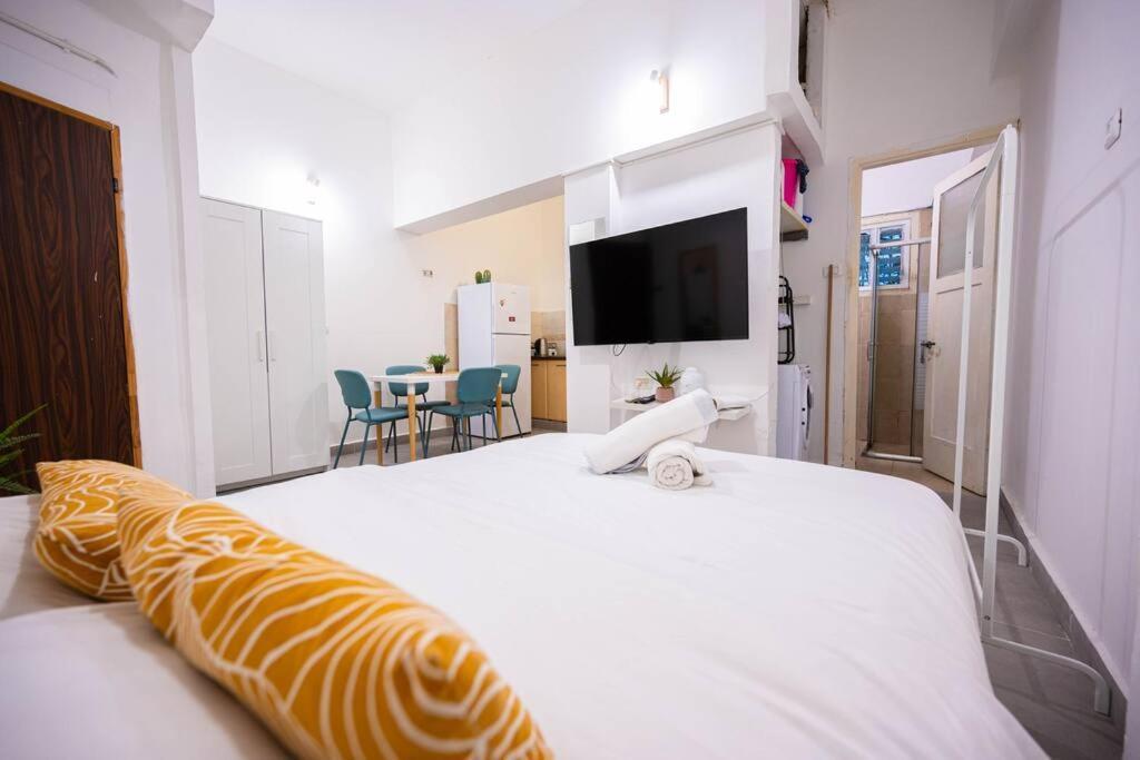 Studio Apartment In Ben Yehuda Cozy And Convinent Tel Aviv Exterior foto